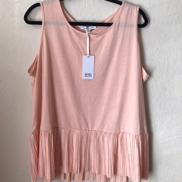 Rose & Olive Tops - SALE 5/$25 ✨- NWT Peach 'Rose & Olive' Pleated Hem Size XL